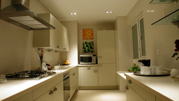 厨房橱柜转角空间怎么处理_厨房拐角橱柜_厨房转角橱柜位置风水